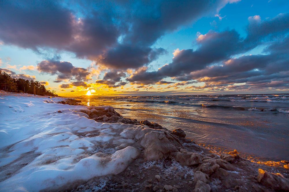 Lake_Huron_shutterstock_Brian_Lasenby_web.jpg